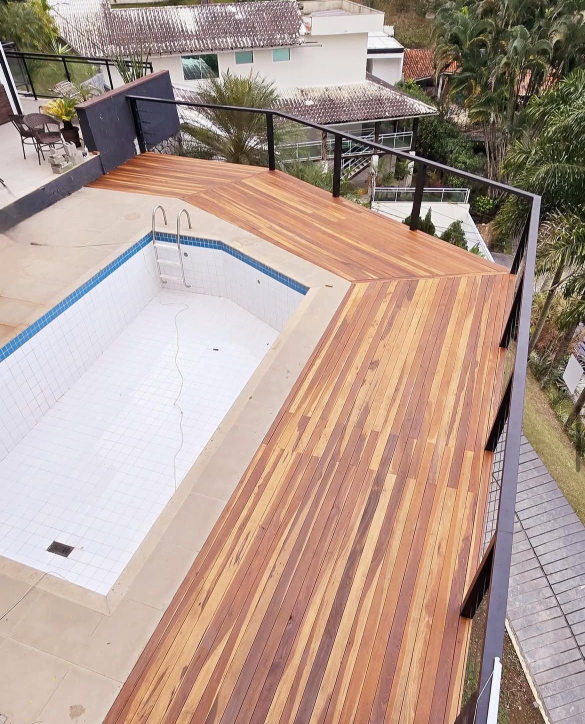 Deck com Piscina